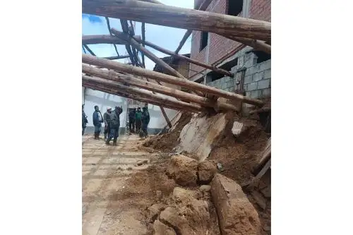 Las lluvias intensas ocasionaron el colapso del local comunal de Gochapita, perteneciente a la ronda campesina. Foto: Cortesía Luis Puell