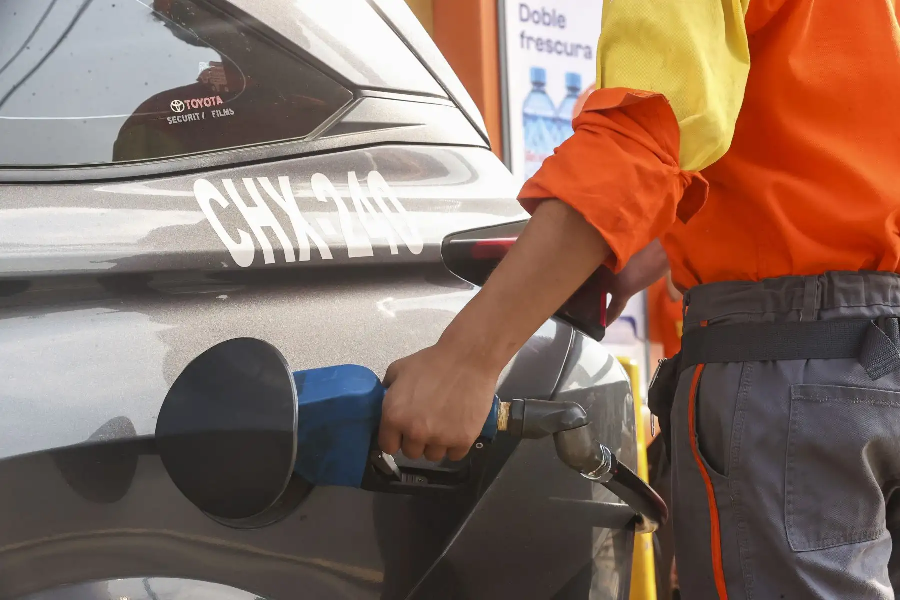 Asimismo, Osinergmin reforzará las labores de supervisión del abastecimiento y la distribución de combustibles.

 Foto: ANDINA/Juan Carlos Guzmán Negrini