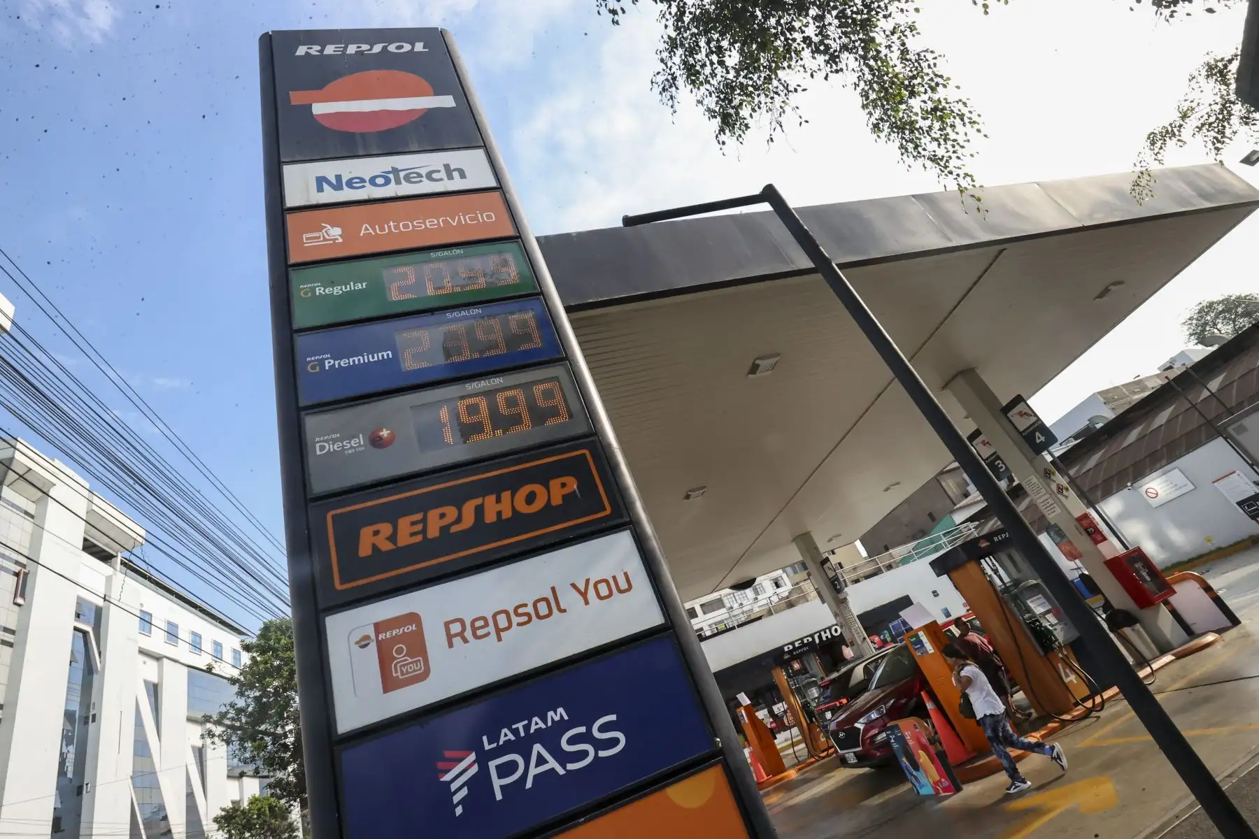 La premier Denisse Miralles, anunció que el Gobierno reforzará las acciones de monitoreo en el mercado de combustibles con el fin de evitar la especulación y el acaparamiento, especialmente en contextos de incertidumbre o emergencia.

 Foto: ANDINA/Juan Carlos Guzmán Negrini