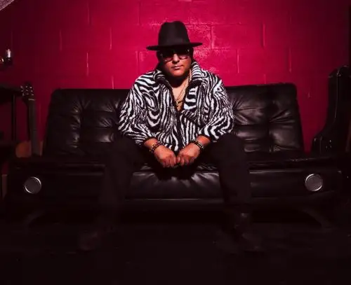 De pionero del Callao a la escena global: Kenny Zúñiga lanza "Latina Mía"