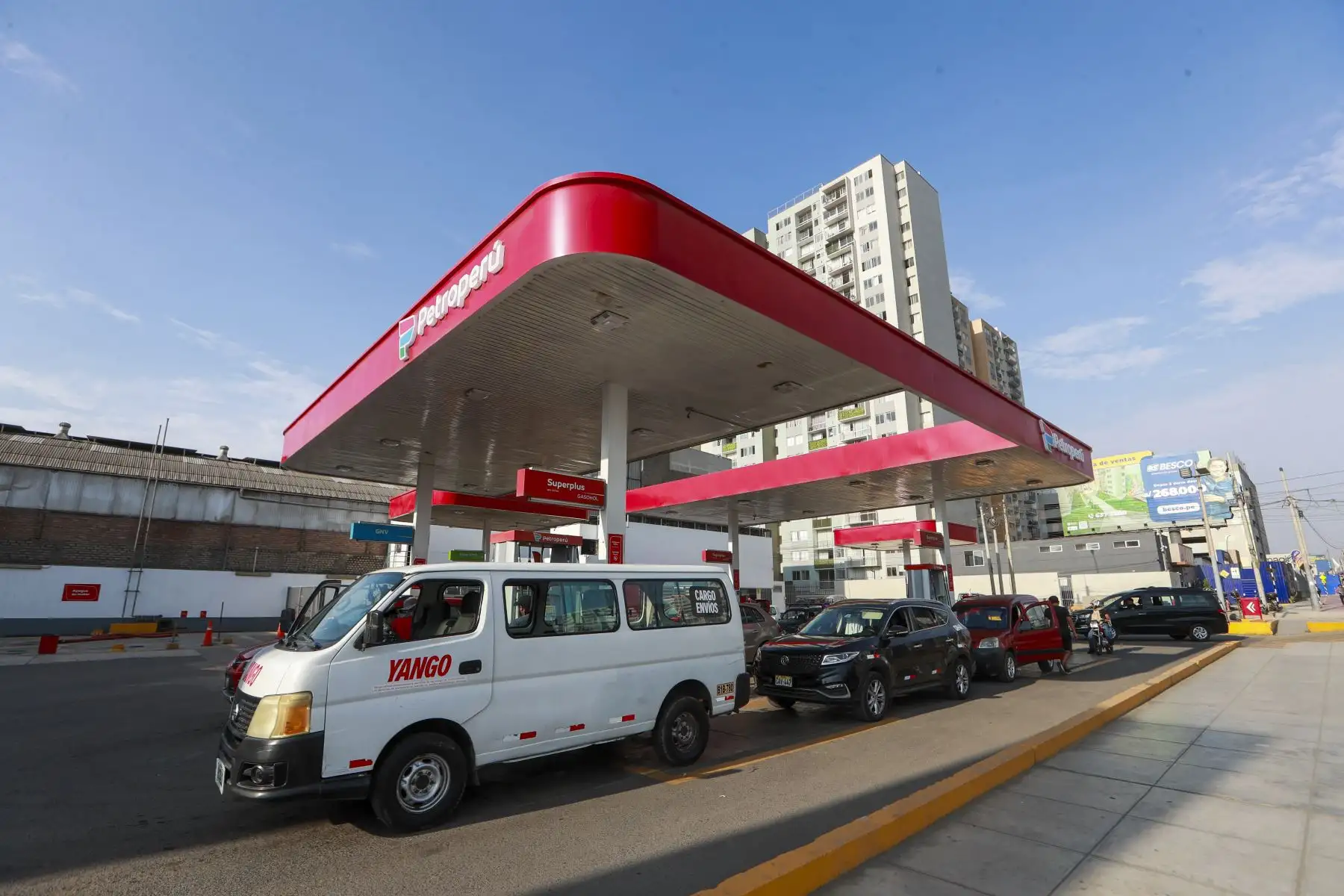 Grifos serán monitoreados para evitar especulación y acaparamiento de combustibles. Foto: ANDINA/Ricardo Cuba