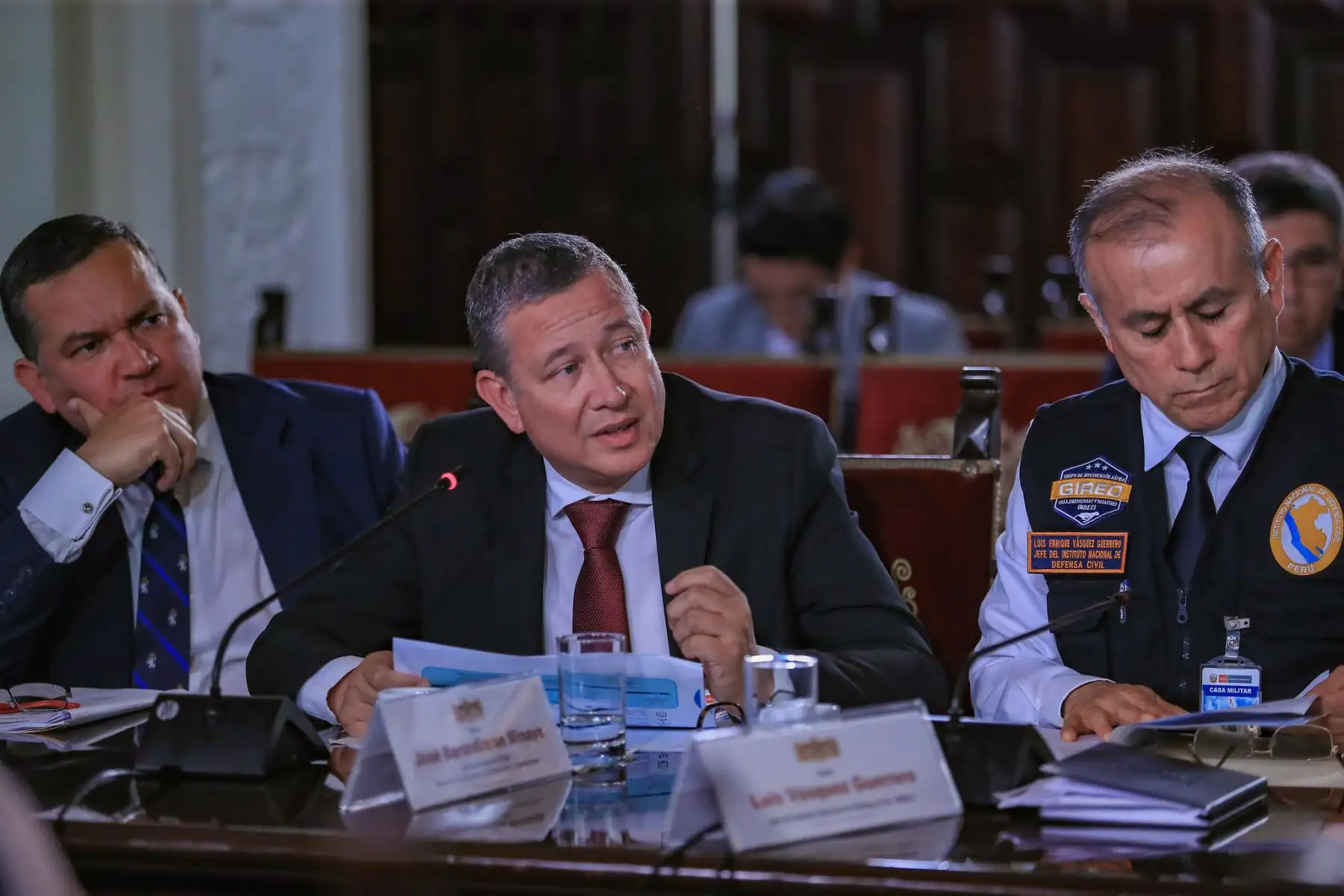 El presidente de la república, José María Balcázar, se reunió con el gobernador regional de Lambayeque, Jorge Pérez, junto a diferentes autoridades de la región, para evaluar el destrabe de proyectos prioritarios que la población necesita, especialmente en sectores clave como educación, salud, entre otros. Foto: ANDINA/Prensa Presidencia