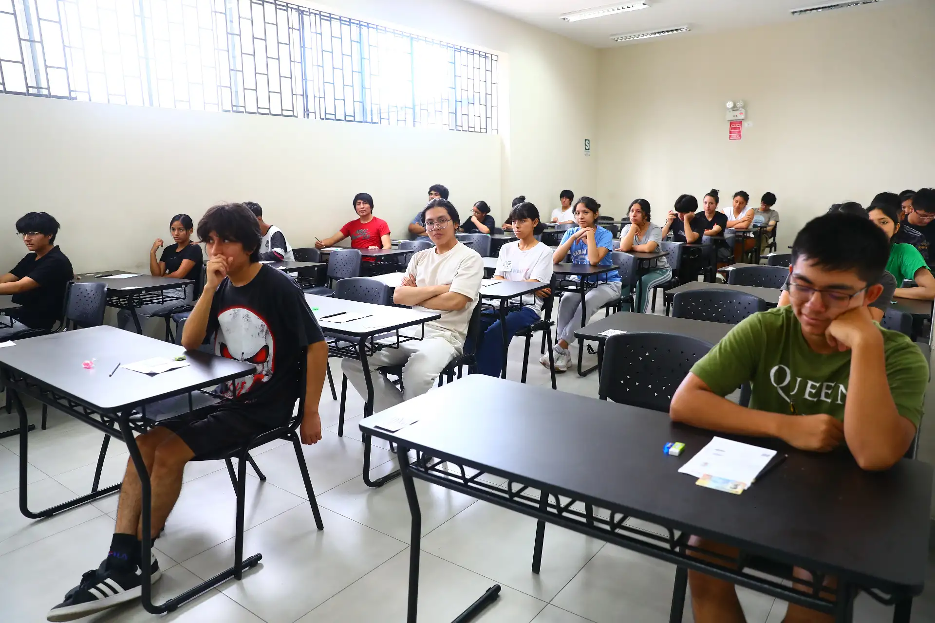 La rectora de la Universidad Nacional Mayor de San Marcos, Jeri Ramón Ruffner, recorre diversas facultades durante el primer día del examen de admisión 2026-II, proceso que hoy congrega a más de 9 mil postulantes y que en total reunirá a unos 27 mil aspirantes en cuatro jornadas programadas para marzo. Foto: ANDINA/Verónica Calderón