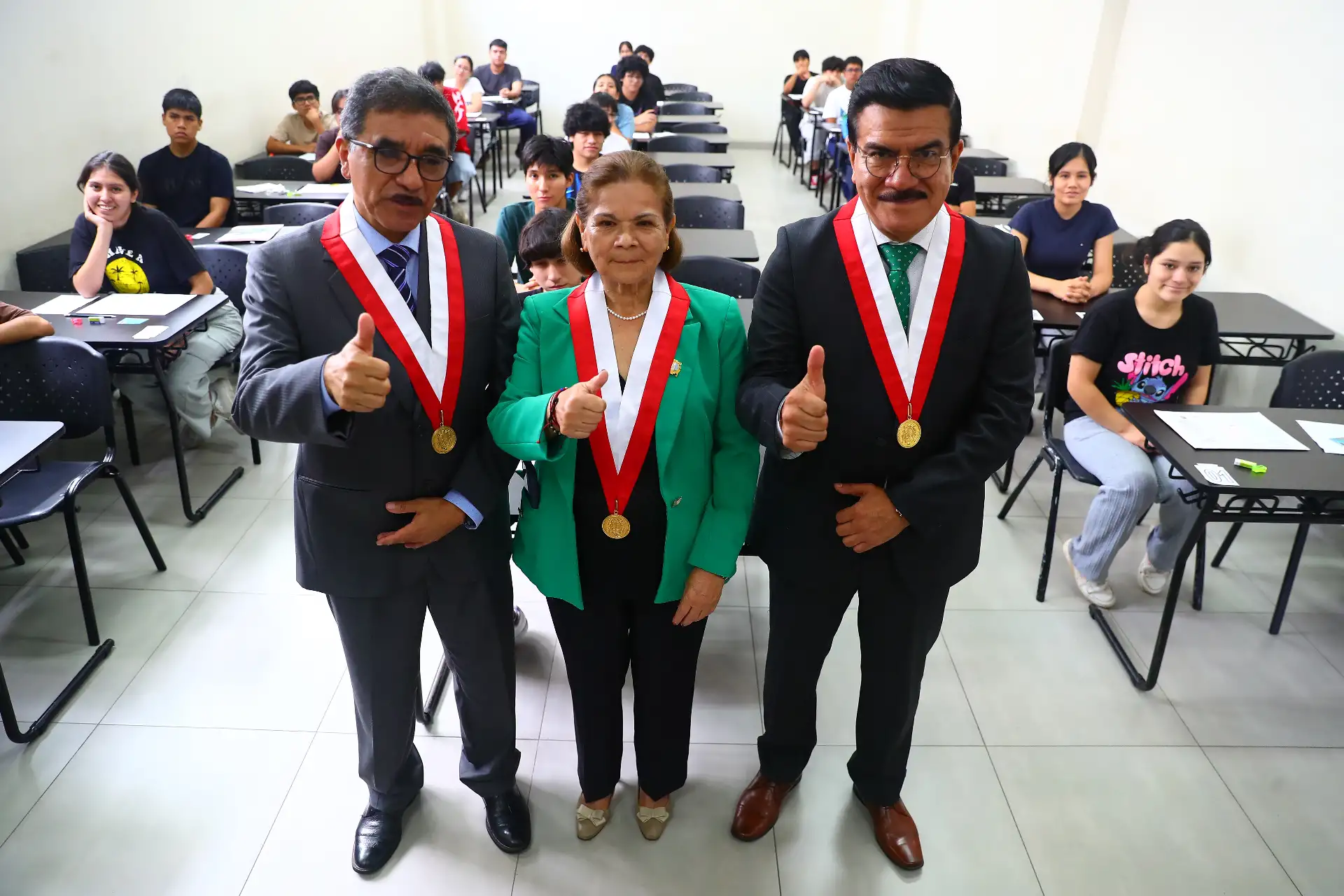 La rectora de la Universidad Nacional Mayor de San Marcos, Jeri Ramón Ruffner, recorre diversas facultades durante el primer día del examen de admisión 2026-II, proceso que hoy congrega a más de 9 mil postulantes y que en total reunirá a unos 27 mil aspirantes en cuatro jornadas programadas para marzo. Foto: ANDINA/Verónica Calderón