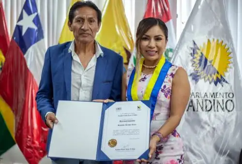 Parlamentaria andina Leslye Lazo reconoce trayectoria del atleta peruano Rolando Ricapa