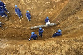 Reparaciones en el ducto de gas en Megantoni, selva peruan. ANDINA/Difusión