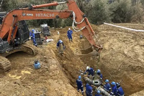 Premier Denisse Miralles supervisa reparación de tubería de gas en Megantoni, Cusco