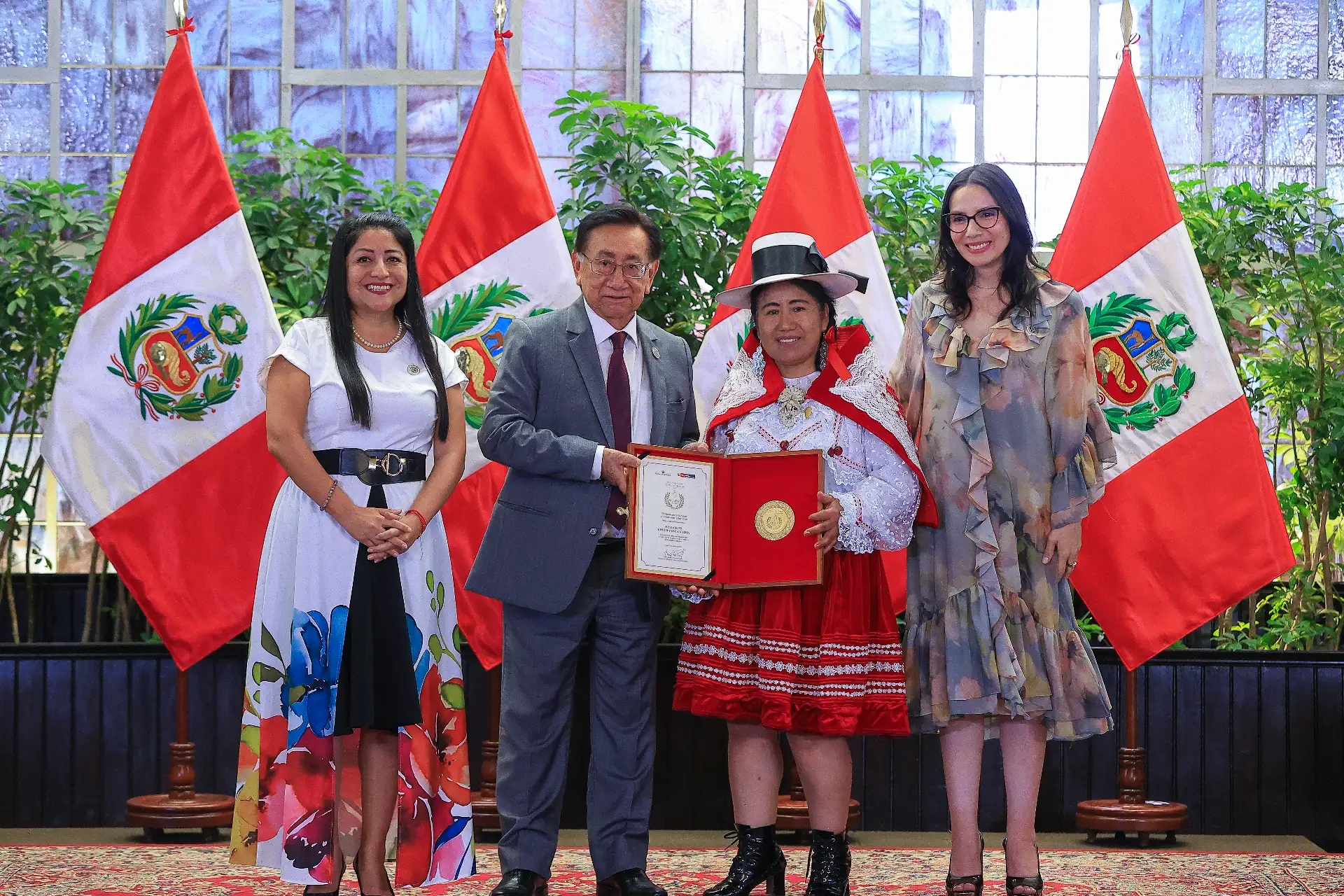 Presidente Balcázar rindió homenaje a la mujer peruana y destacó su lucha histórica por la igualdad de género. Foto: ANDINA/ Prensa Presidencia