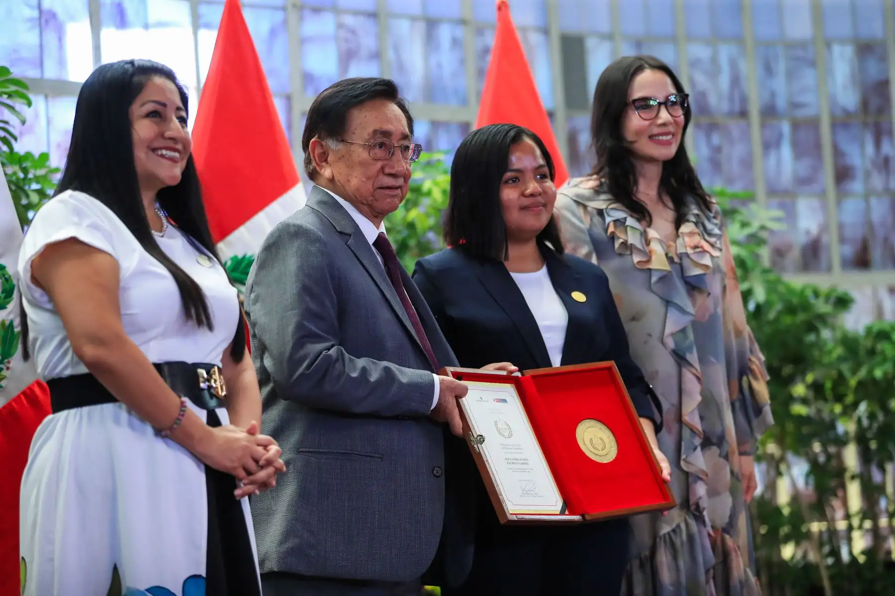 Presidente Balcázar rindió homenaje a la mujer peruana y destacó su lucha histórica por la igualdad de género. Foto: ANDINA/ Prensa Presidencia