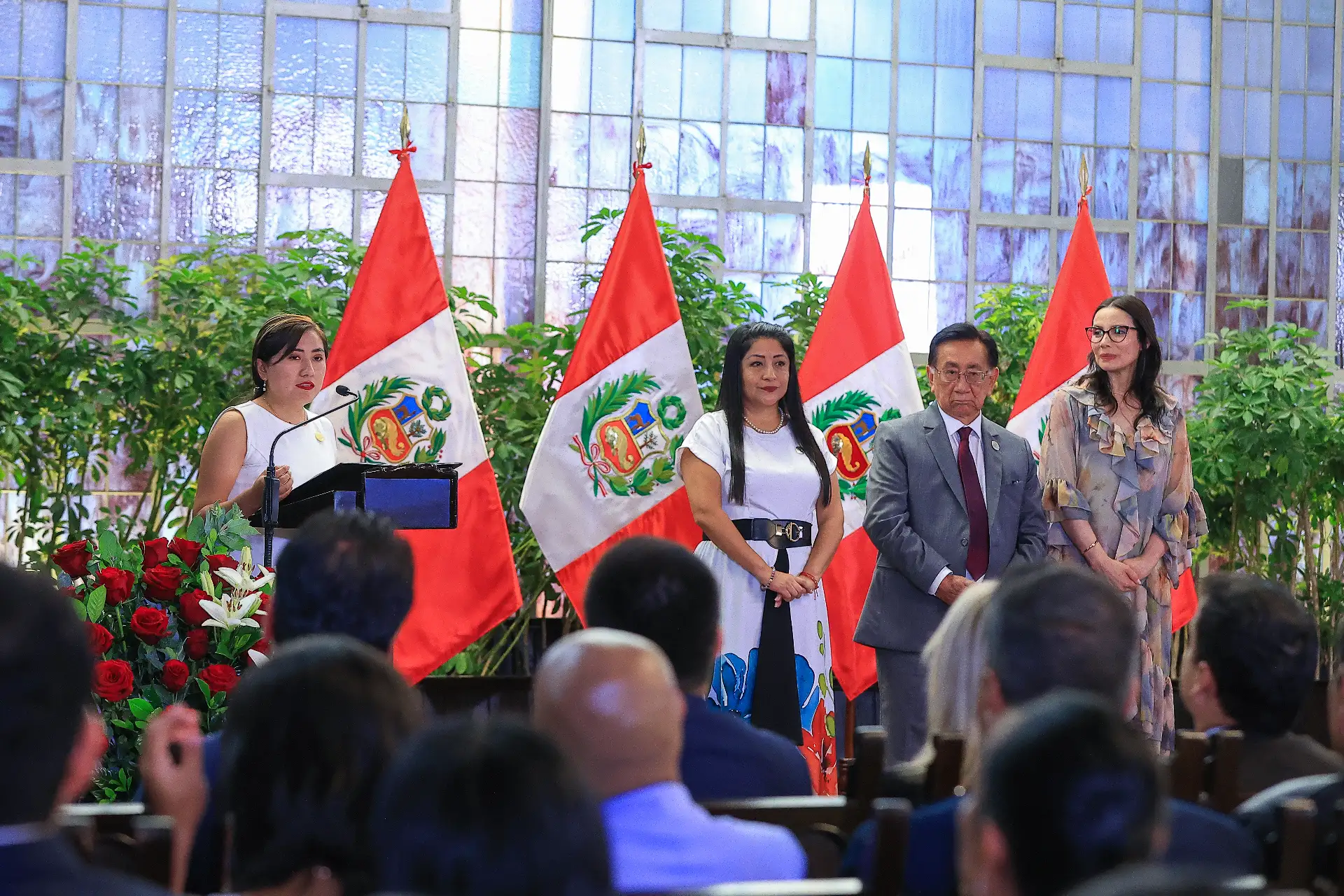 Presidente Balcázar rindió homenaje a la mujer peruana y destacó su lucha histórica por la igualdad de género. Foto: ANDINA/ Prensa Presidencia