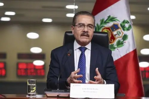 El ministro de Salud, Luis Quiroz, indicó que se hace la evaluación de daños y análisis de necesidades con las autoridades de Defensa Civil. Foto: Minsa