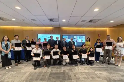 Tras la evaluación de las propuestas, el jurado seleccionó a tres equipos ganadores que representarán al Perú en la fase regional del ICT Competition, donde competirán con delegaciones de distintos países de América Latina.