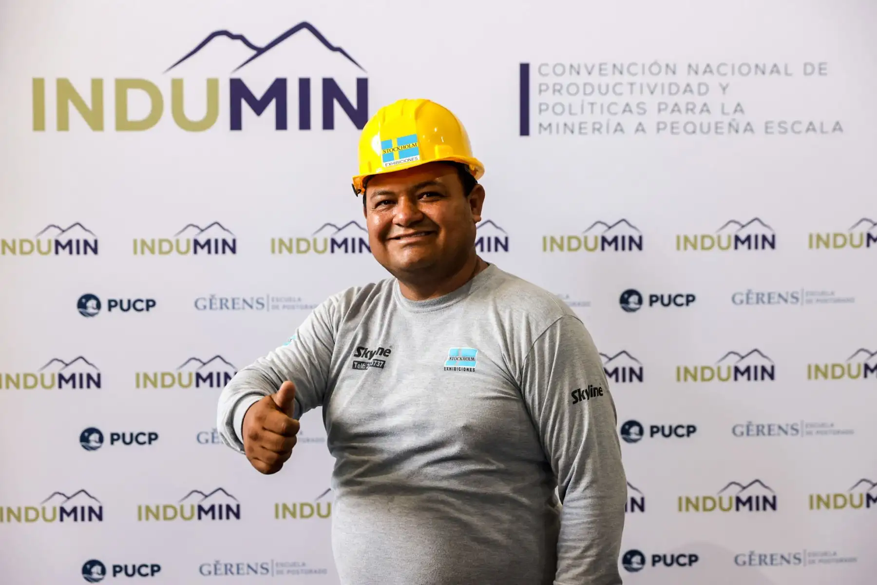 El programa de conferencias INDUMIN 2026 se inició con el objetivo de analizar los desafíos, la innovación y el futuro de la minería a pequeña escala en el país. El encuentro reúne durante tres jornadas a especialistas, autoridades, académicos y representantes de la industria para debatir sobre sostenibilidad, productividad y formalización del sector, en un espacio de diálogo impulsado por GERENS Escuela de Postgrado. Foto: ANDINA/Luis Iparraguirre