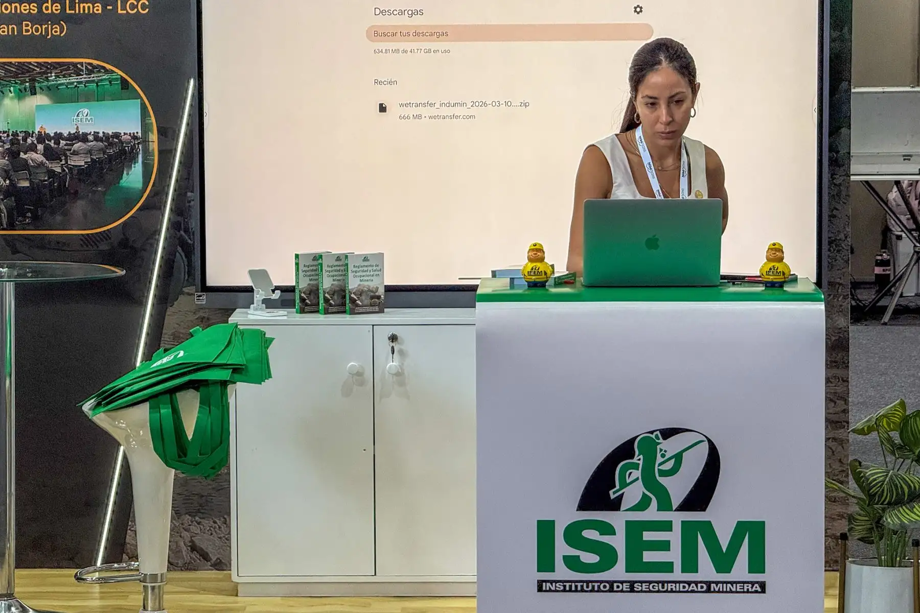 El evento es organizado por GERENS Escuela de Postgrado y cuenta con la oficialización del Ministerio de Energía y Minas y la Pontificia Universidad Católica del Perú. Foto: ANDINA/Luis Iparraguirre