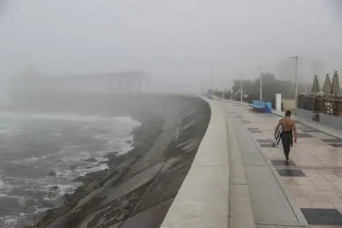 Nosotros estamos acostumbrados a ver un tamaño de ola normal, pero cuando hablamos de moderada intensidad estamos hablando de una ola que tiene el doble de ese tamaño”, manifestó el capitán Marco Bartens, jefe del Departamento de Navegación de la Dirección de Hidrografía y Navegación de la Marina de Guerra del PerúANDINA/Jhonel Rodríguez Robles