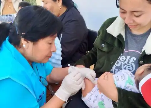 La Gerencia Regional de Salud de Lambayeque refuerza la vacunación contra la tos ferina tras confirmarse 24 casos en lo que va de 2026. ANDINA/Difusión