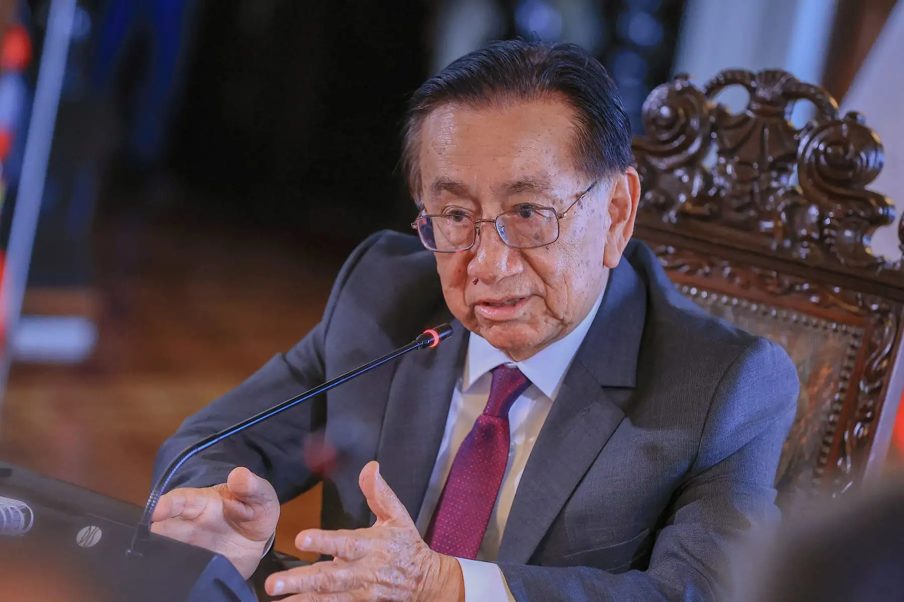 El presidente de la república, José Balcázar, se reunió con el gobernador Leoncio Huayllani y alcaldes provinciales de la región para evaluar el destrabe de proyectos prioritarios que la población necesita.  Foto: ANDINA/Prensa Presidencia