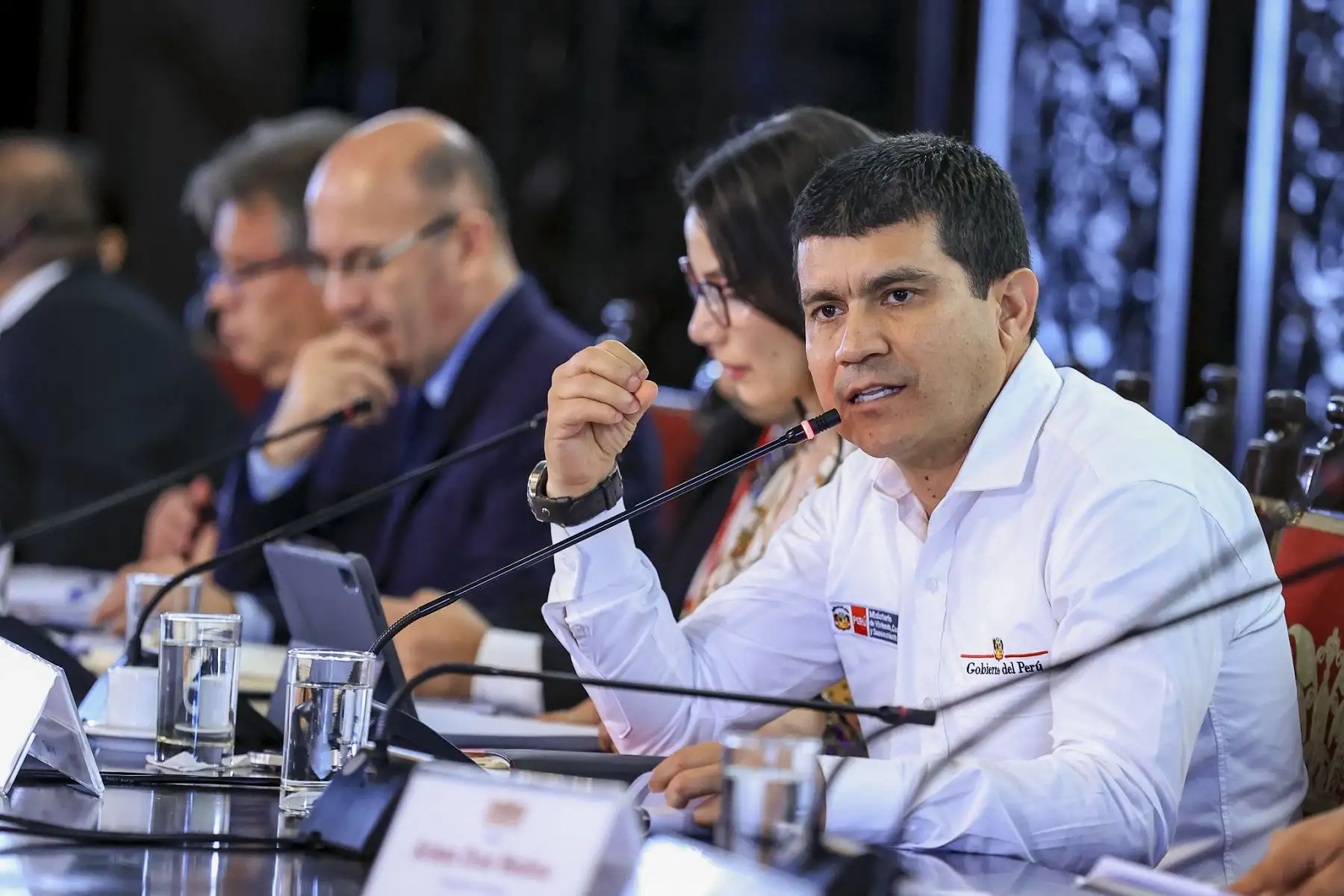 El presidente de la república, José María Balcázar, junto con los titulares de Vivienda y MIMP, sostuvo una reunión de trabajo con organizaciones sociales del Callao para escuchar sus demandas y coordinar soluciones en temas clave como educación, deuda social, delimitación territorial y salud. Foto: ANDINA/Prensa Presidencia