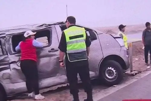 Un muerto y al menos 7 heridos deja accidente de tránsito en la Panamericana Sur. Foto: ANDINA/capturaTV.