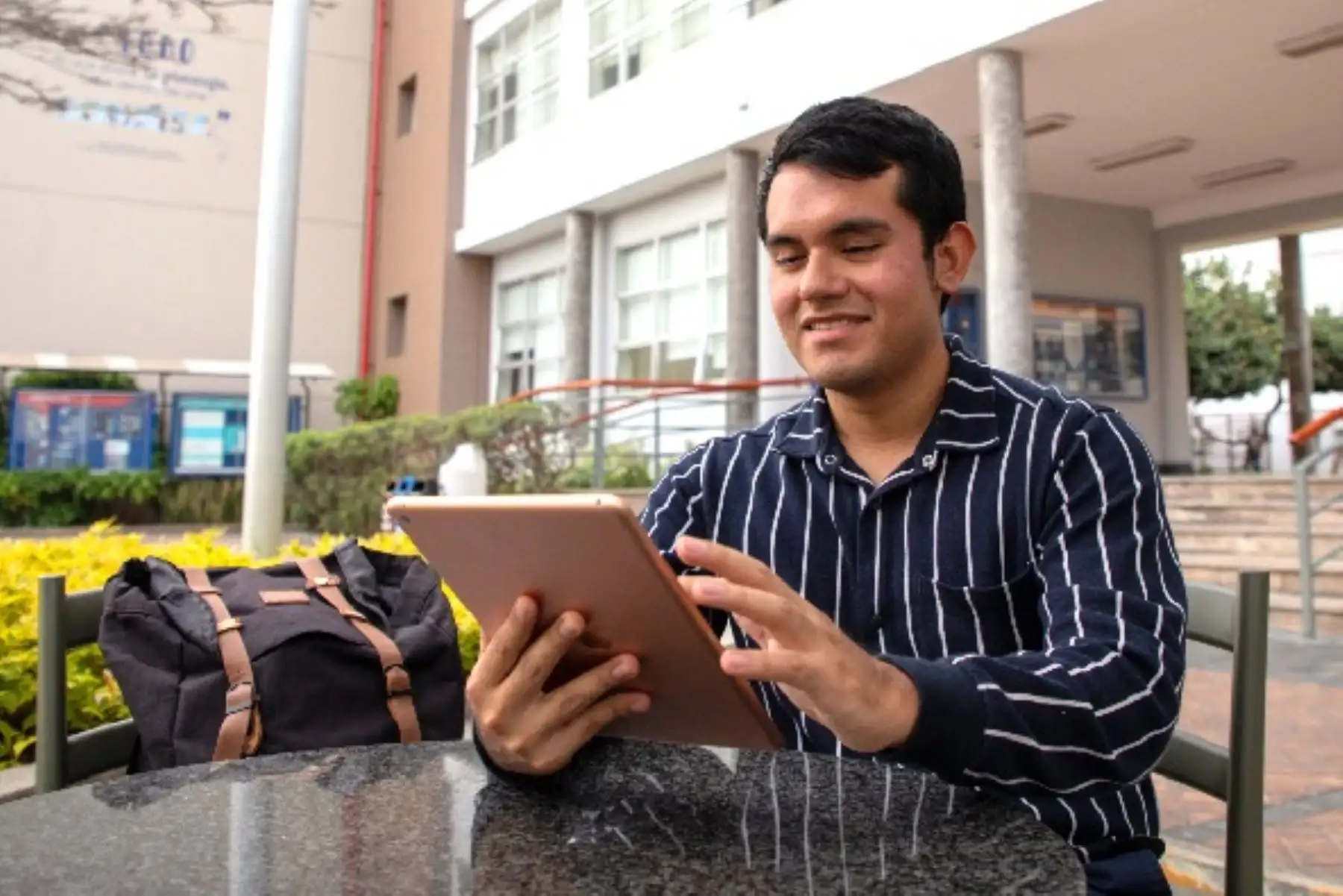 India ofrece becas de posgrado a profesionales peruanos con todos los gastos pagados