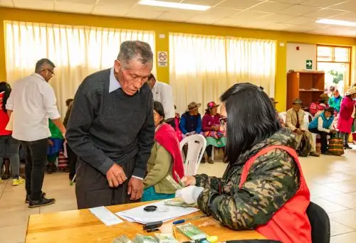 Desde hoy miércoles 11 de marzo el programa Pensión 65 inicia el pagó a sus usuarios que viven en las zonas más alejadas de 16 regiones del país mediante la modalidad de "carritos y avioncitos pagadores".