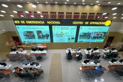 Jefa de Gabinete recibe en el COEN reporte de acciones ante lluvias en el país