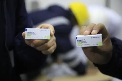 El Ministerio de Salud (Minsa) realizó el préstamo de 2000 ampollas de insulina al Seguro Social de Salud del Perú (EsSalud), como medida inmediata para garantizar la continuidad del tratamiento de pacientes con diabetes mientras se regulariza el abastecimiento del medicamento en el país. Foto: ANDINA/Difusión