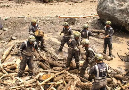 Un equipo especializado de la Marina de Guerra del Perú se sumó a las labores de búsqueda de la ciudadana Nelly Quispe Beltrán (55), quien permanece desaparecida desde el desborde del río Sankirhuato ocurrido la madrugada del viernes 6 de marzo. ANDINA/Difusión