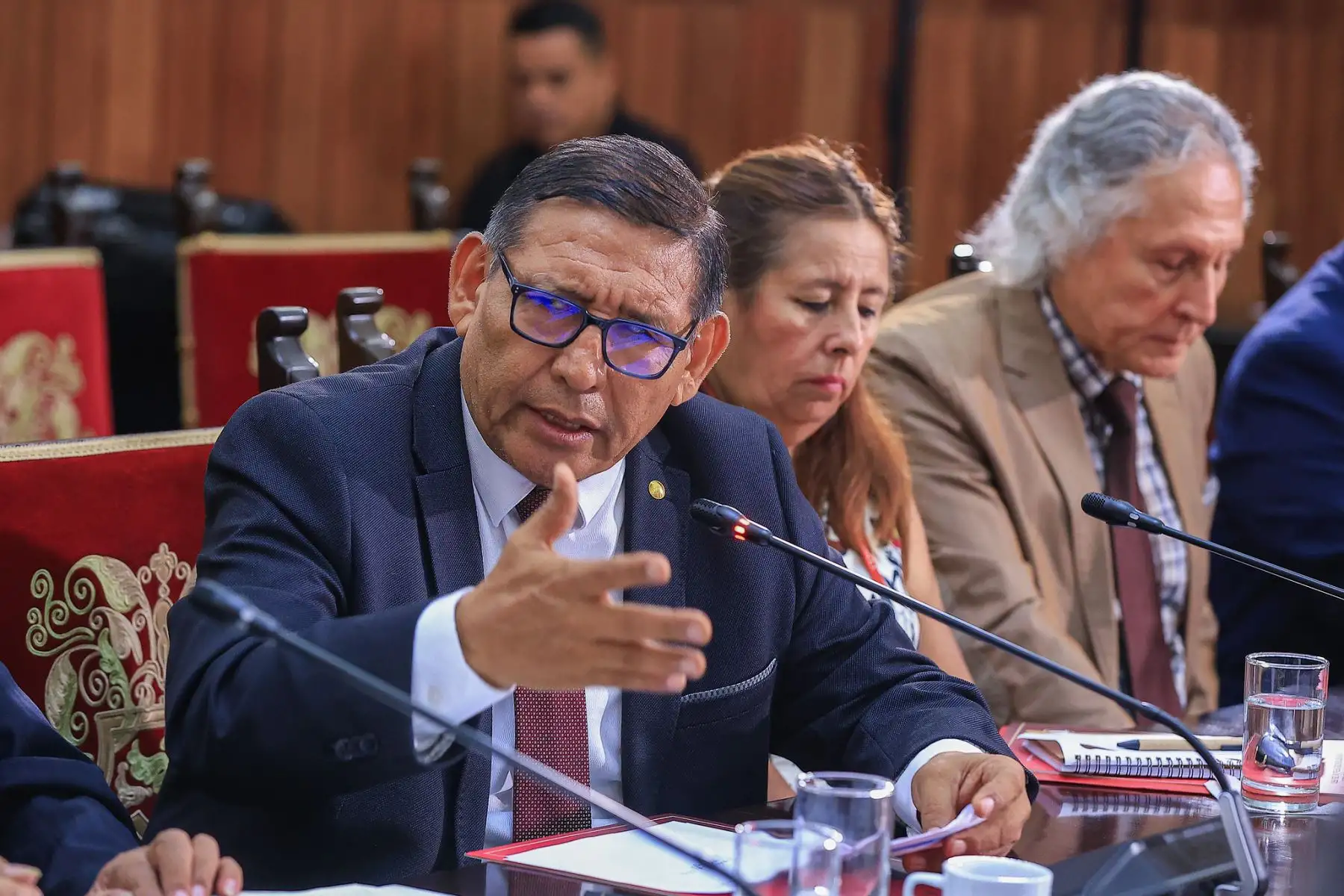 El presidente de la República José María Balcázar sostuvo una reunión de trabajo con representantes de la Asociación Nacional de Universidades Públicas del Perú (ANUPP), junto al ministro de Educación y el congresista Edgar Tello, para escuchar de primera mano las principales necesidades de las casas de estudio. Foto: ANDINA/Prensa Presidencia