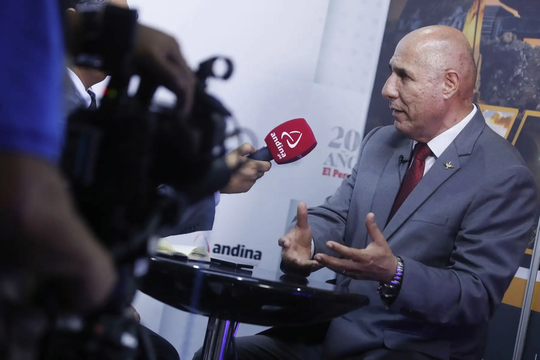 Delegación peruana viaja a Ecuador para coordinar acciones contra minería ilegal