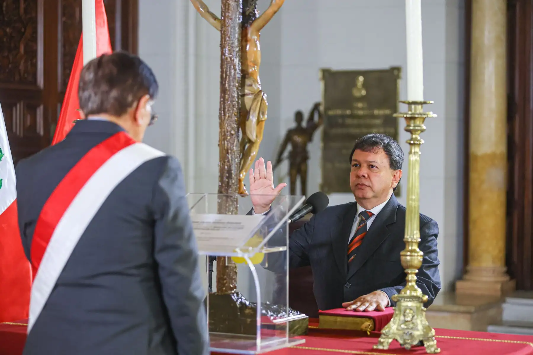 Presidente José María Balcázar toma juramento al nuevo ministro de Salud, Juan Carlos Velasco Guerrero. Foto: ANDINA/Prensa Presidencia