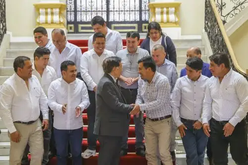 Presidente  José María Balcázar  sostuvo reunión con representantes de la Mancomunidad Municipal del Vraem (Amuvrae)