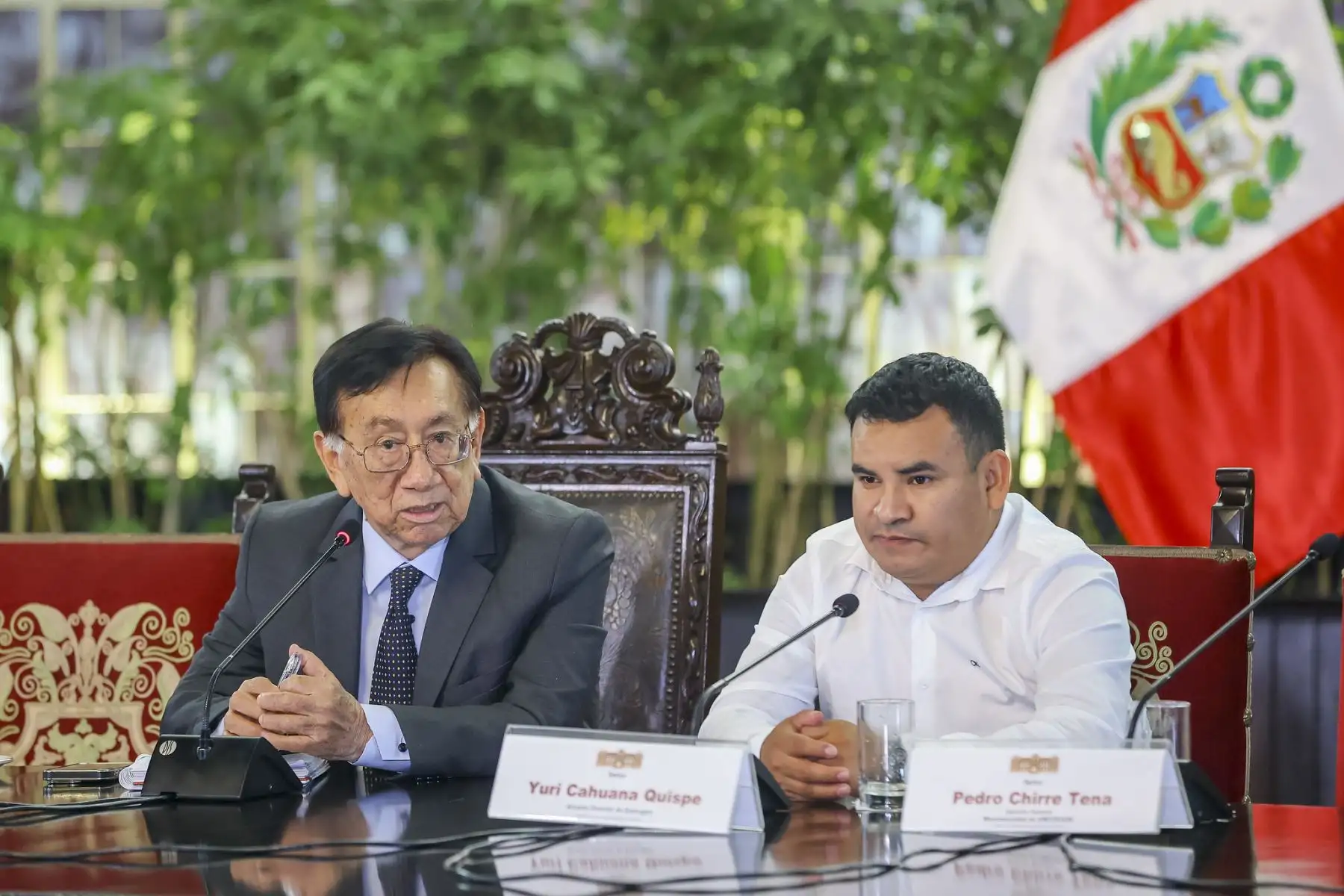 El presidente de la república, José María Balcázar, recibió hoy en Palacio de Gobierno a los representantes de la Mancomunidad Municipal del Vraem (Amuvrae) para priorizar la ejecución de proyectos de urgente necesidad. Foto: ANDINA/Prensa Presidencia