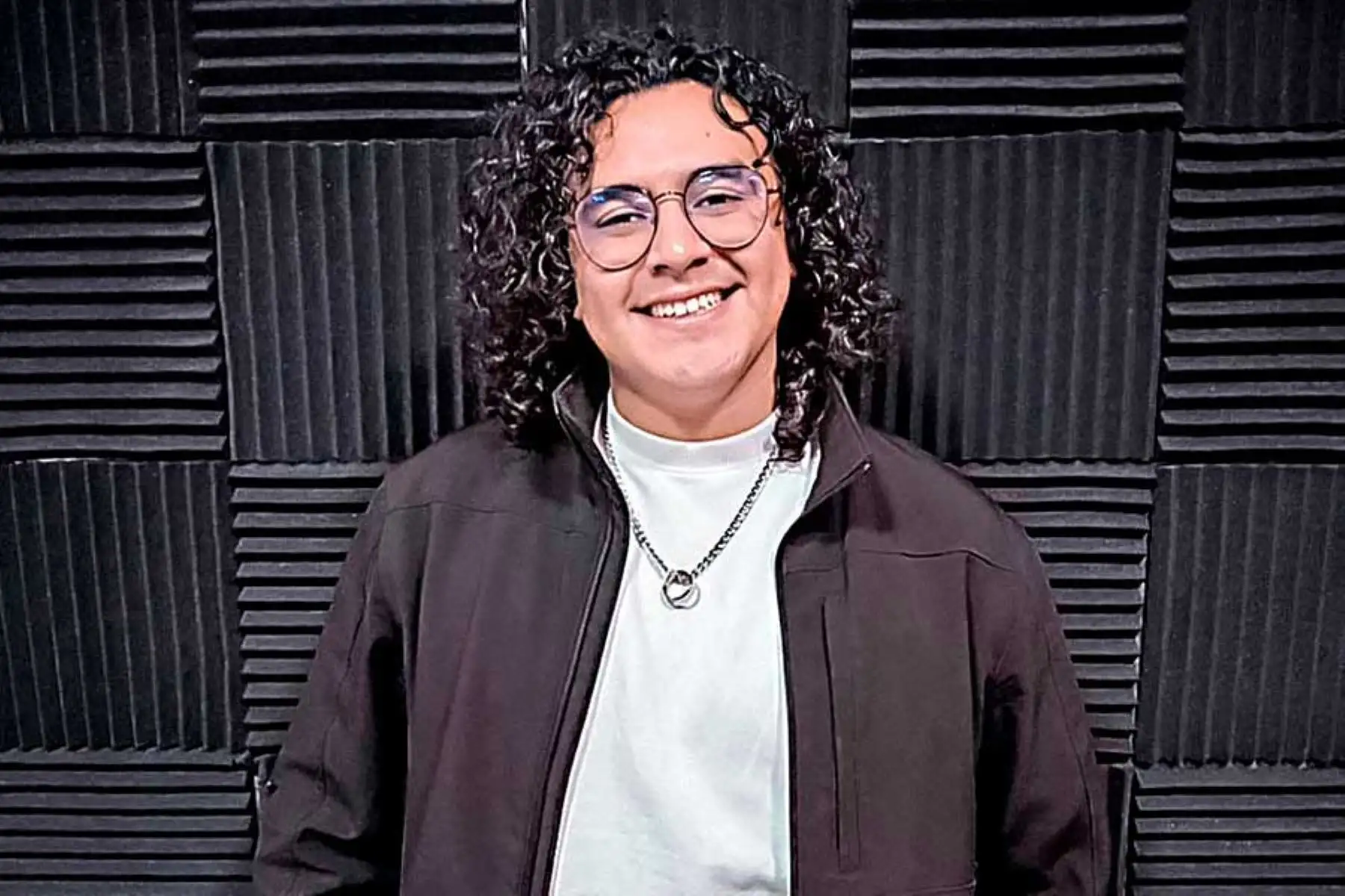 Actor mexicano de doblaje Diego Ramora cuenta cómo fue darle voz al personaje “Yuta Okkotsu”.