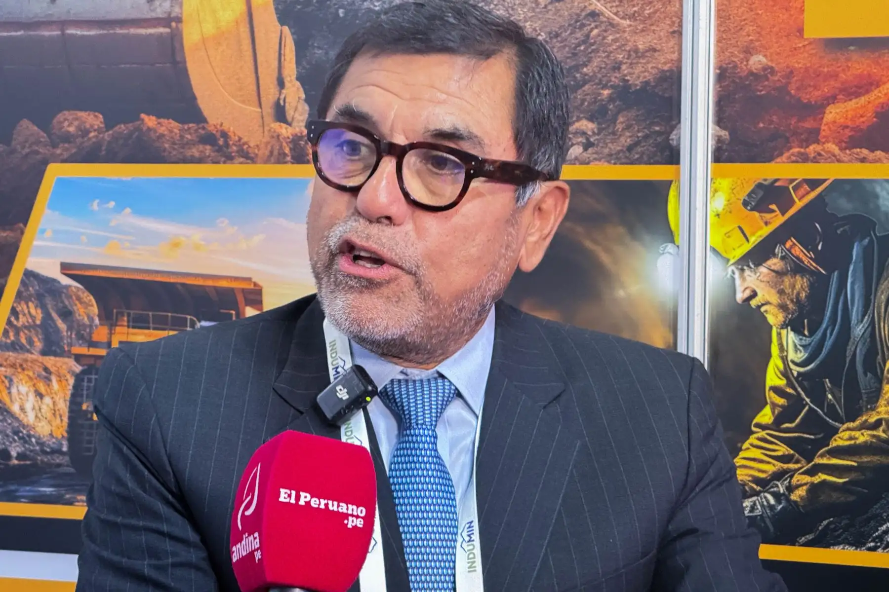 Carlos Casas, director del Centro de Estudios sobre Minería y Sostenibilidad de la Universidad del Pacífico 
incentivos para Formalizacion y bancarización de pequeña minería en el Perú entrevistado por la Agencia Andina en el marco de INDUMIN.

Foto: ANDINA/Juan Carlos Guzmán Negrini
