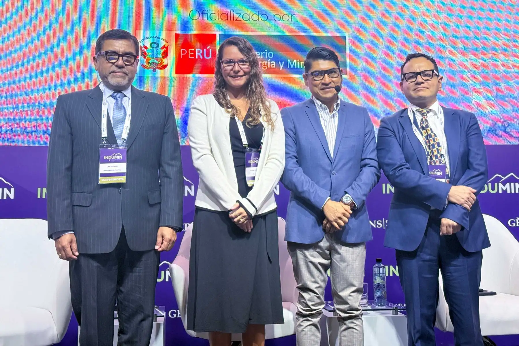 Foro sobre incentivos que formalizan y bancarizan a la MAPE en el marco de INDUMIN Perú 2026. Ponentes; Carlos Casas,Verónica Boza, Iván Arenas y César Ipenza.

Foto: ANDINA/Juan Carlos Guzmán Negrini