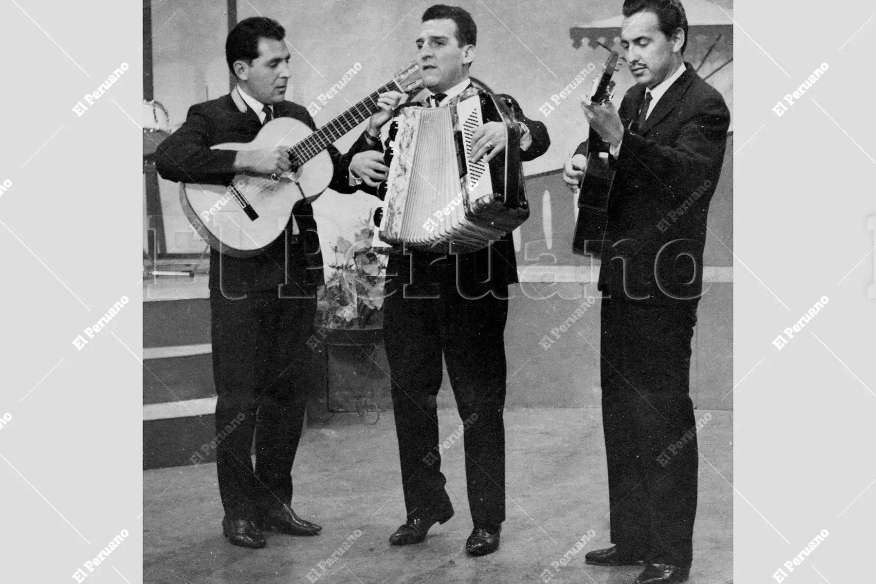 Lima - Década 1980 / Conjunto Los Campesinos con Wilfredo Quintana, Jorge Núñez del Prado y Adolfo Núñez del Prado durante una presentación del legendario conjunto musical. Foto: Archivo Histórico de El Peruano