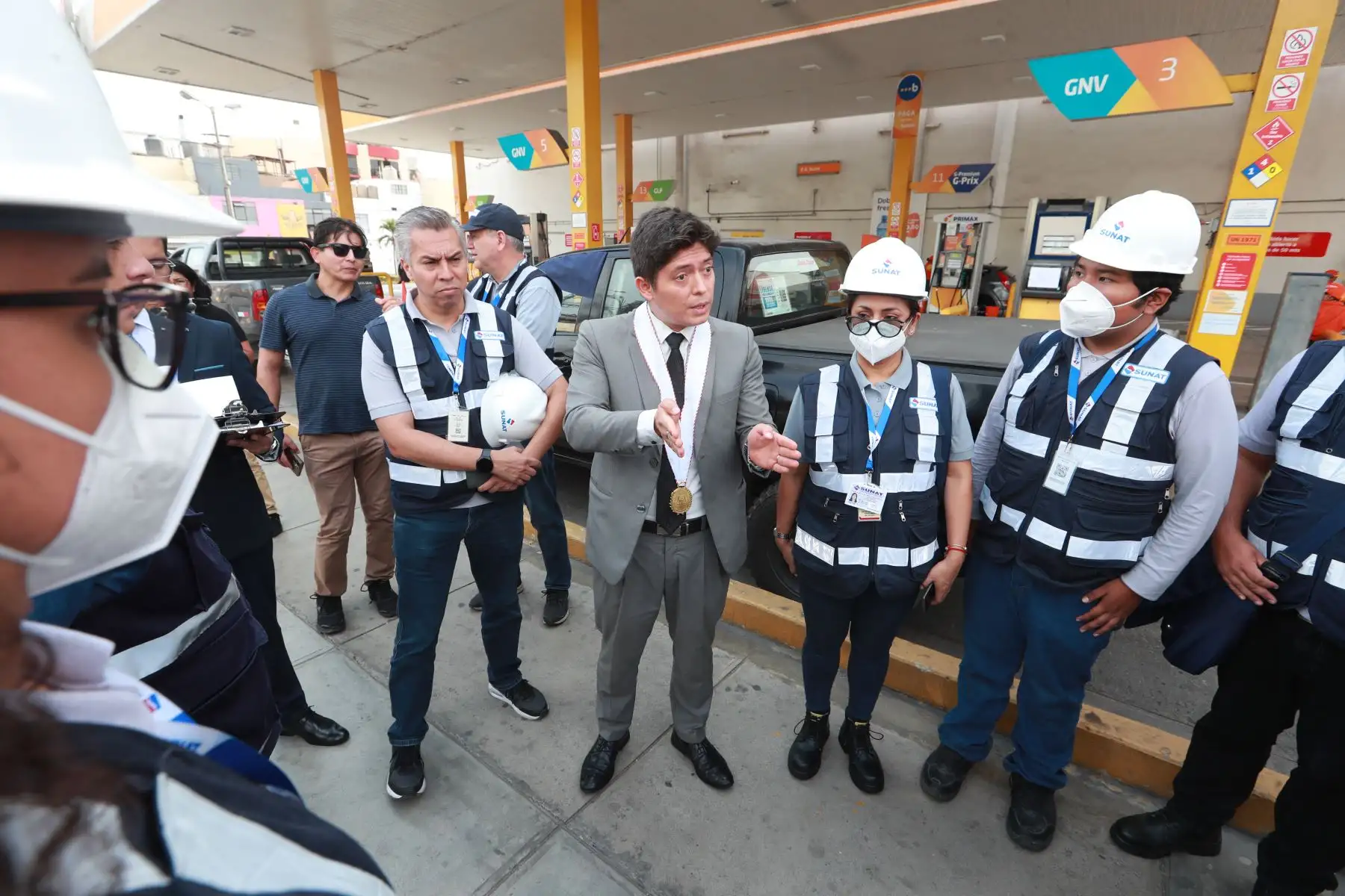 El operativo incluyó la supervisión de los puntos de venta y los sistemas de despacho con el fin de constatar el abastecimiento y el cumplimiento de la normativa vigente. Foto: ANDINA/Verónica Calderón.