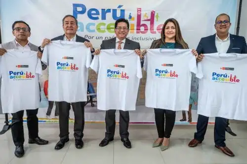 La Superintendencia Nacional de Migraciones se sumó a la campaña nacional “Perú Accesible”, impulsada por el Ministerio de Vivienda, Construcción y Saneamiento, iniciativa que busca promover la incorporación efectiva de la accesibilidad universal en edificaciones y espacios públicos mediante acciones de sensibilización, supervisión y fortalecimiento de capacidades en las entidades del Estado. ANDINA/Difusión