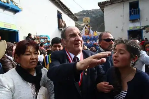 En Paucartambo no olvidan las expresiones de Jorge Núñez Del Prado para cuando él alcanzara la eternidad: "Amigos, cuando me vaya, paisanos cuando me muera, que mis despojos descansen en mi tierra, Paucartambo".