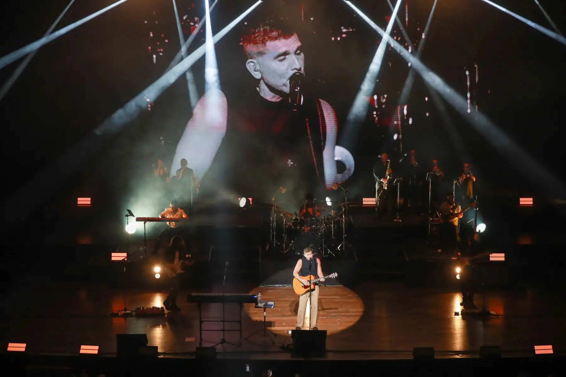 El artista ofreció un recorrido musical por distintos momentos de su carrera, interpretando canciones que marcaron su trayectoria ante el público que asistió al Gran Teatro Nacional. Foto: ANDINA/Verónica Calderón.