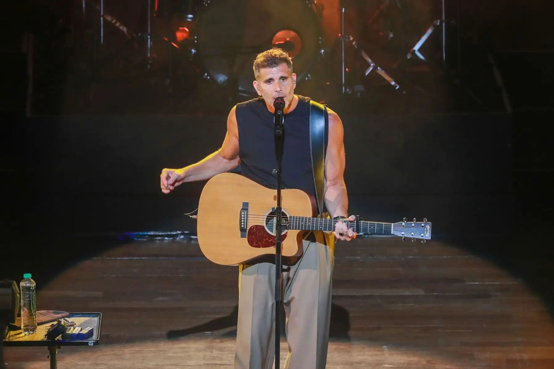 Durante la presentación, Christian Meier interpretó nuevas composiciones que forman parte de su reciente álbum, acompañado por músicos invitados y una propuesta escénica especialmente diseñada para la gira. Foto: ANDINA/Verónica Calderón.