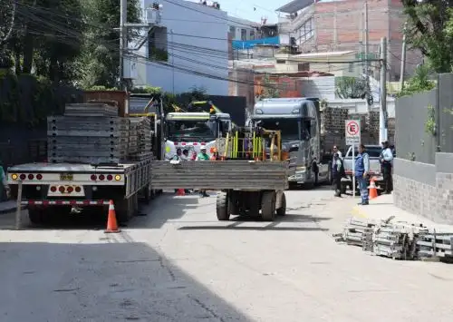 Llegó a la ciudad de Arequipa el puente Bailey que será instalado en las próximas horas en el lugar donde se ubicaba el puente de la Concordia que resultó seriamente dañado tras el desborde de la torrentera Chullo. ANDINA/Difusión