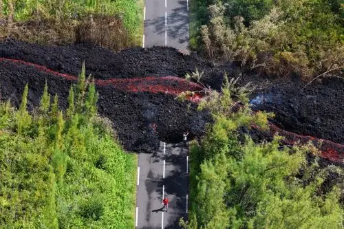 El volcán Piton de la Fournaise continúa en erupción en la isla de La Reunión