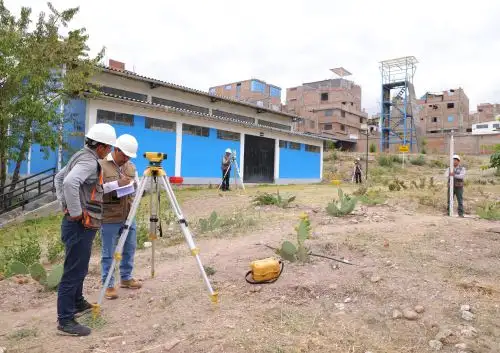 Un total de 251 inmuebles destinados a proyectos de infraestructura educativa de cinco regiones del país serán formalizados durante este 2026, anunció hoy el Ministerio de Educación (Minedu). ANDINA/Difusión