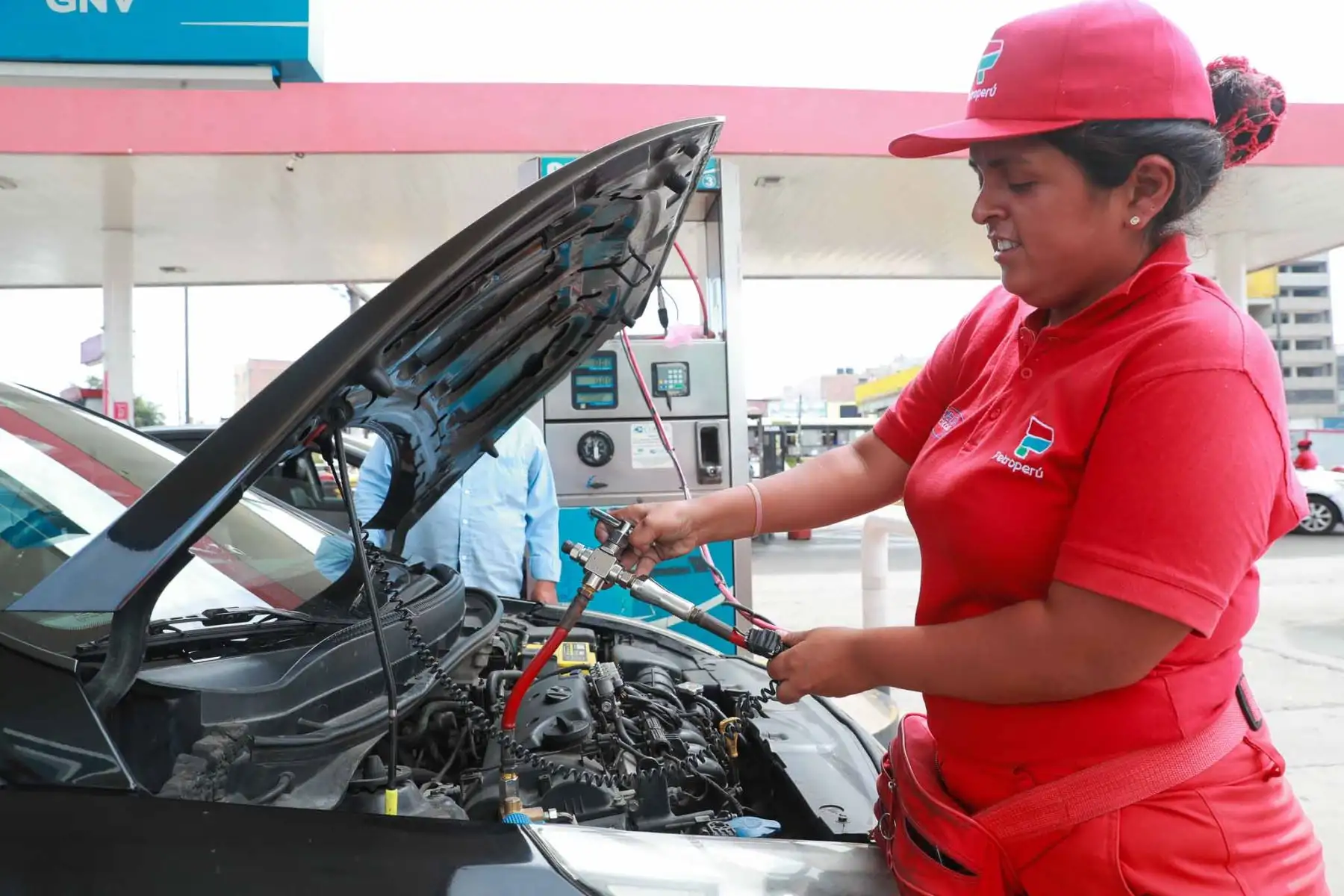 Con la reactivación del despacho para unidades livianas, el suministro de Gas Natural Vehicular quedó restablecido al 100% en todos los grifos de la capital y el primer puerto. Foto: ANDINA/ Verónica Calderón Zuñiga