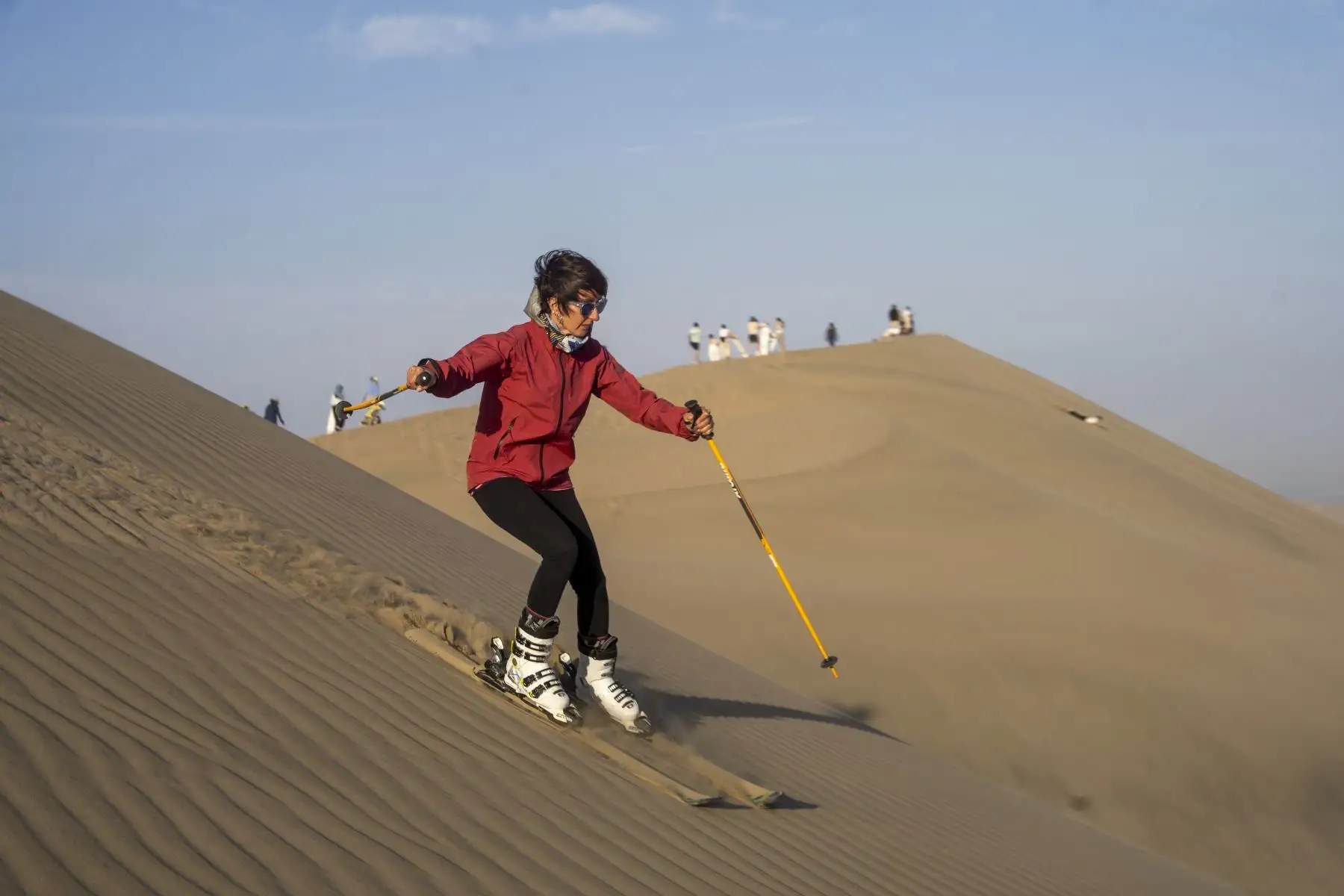 Se puede practican deportes de aventura en las dunas de Ica. Foto: Genry Bautista