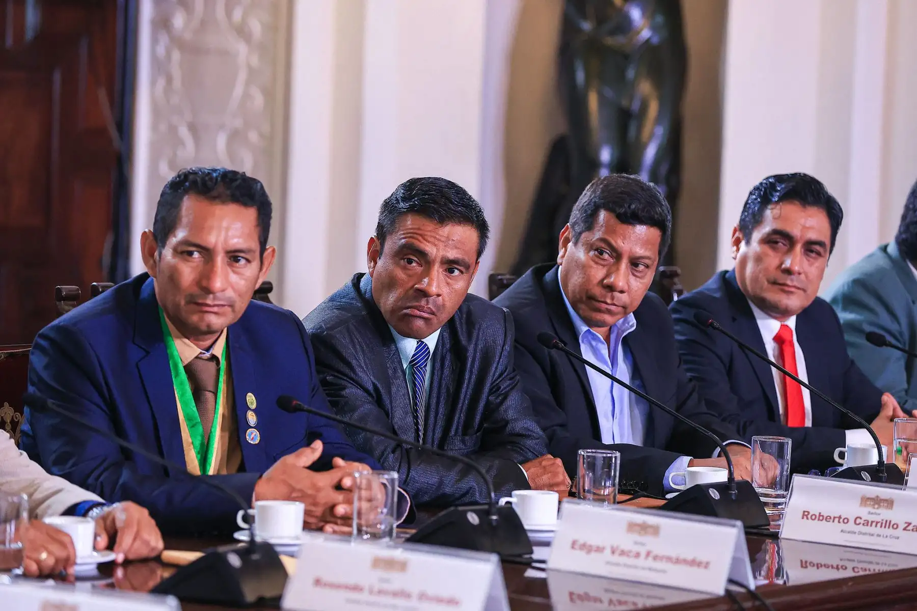 En el marco de la política de puertas abiertas del Gobierno, el presidente José María Balcázar recibió a la gobernadora regional encargada de Tumbes, Rosario Palacios, y alcaldes de dicha región, con quienes abordó la atención de proyectos en materia de seguridad, agricultura y salud. Foto: Presidencia