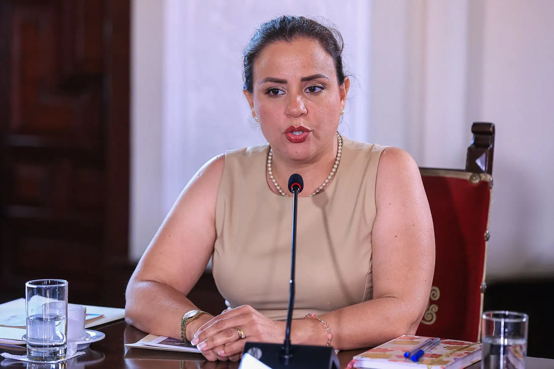 En el marco de la política de puertas abiertas del Gobierno, el presidente José María Balcázar recibió a la gobernadora regional encargada de Tumbes, Rosario Palacios, y alcaldes de dicha región, con quienes abordó la atención de proyectos en materia de seguridad, agricultura y salud. Foto: Presidencia