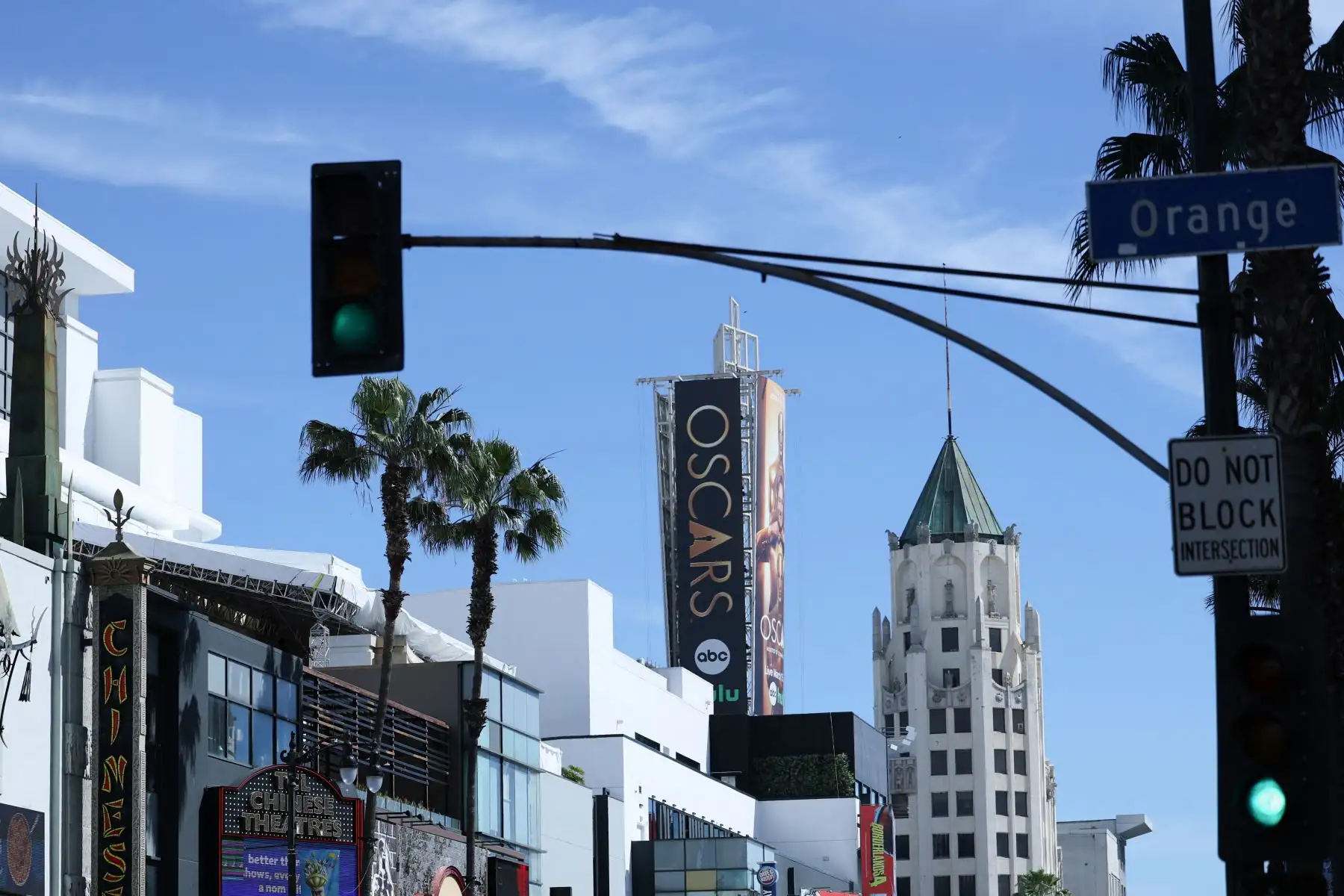 Se pueden ver carteles publicitarios de los Óscar mientras se realizan los preparativos para la 98.ª edición de los Premios de la Academia en Hollywood, California.
Foto: AFP
